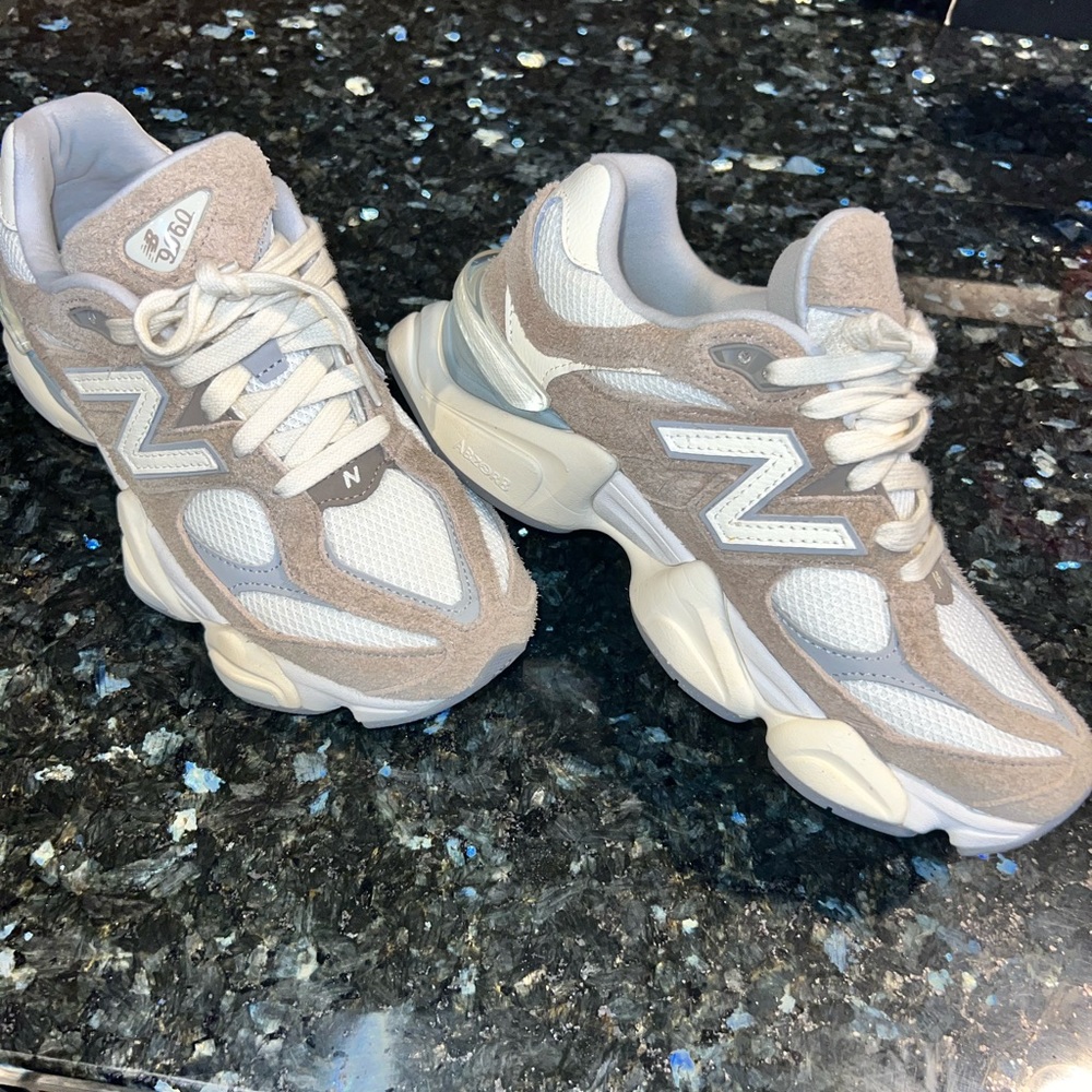 New Balance 9060 Driftwood/Stone Pink/Sea Salt
